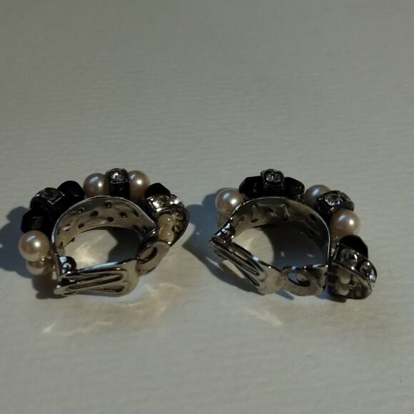 Vintage Black Bead Faux Pearl Rhinestones Silver Tone Half Hoop Clip-On Earrings - Picture 5 of 5